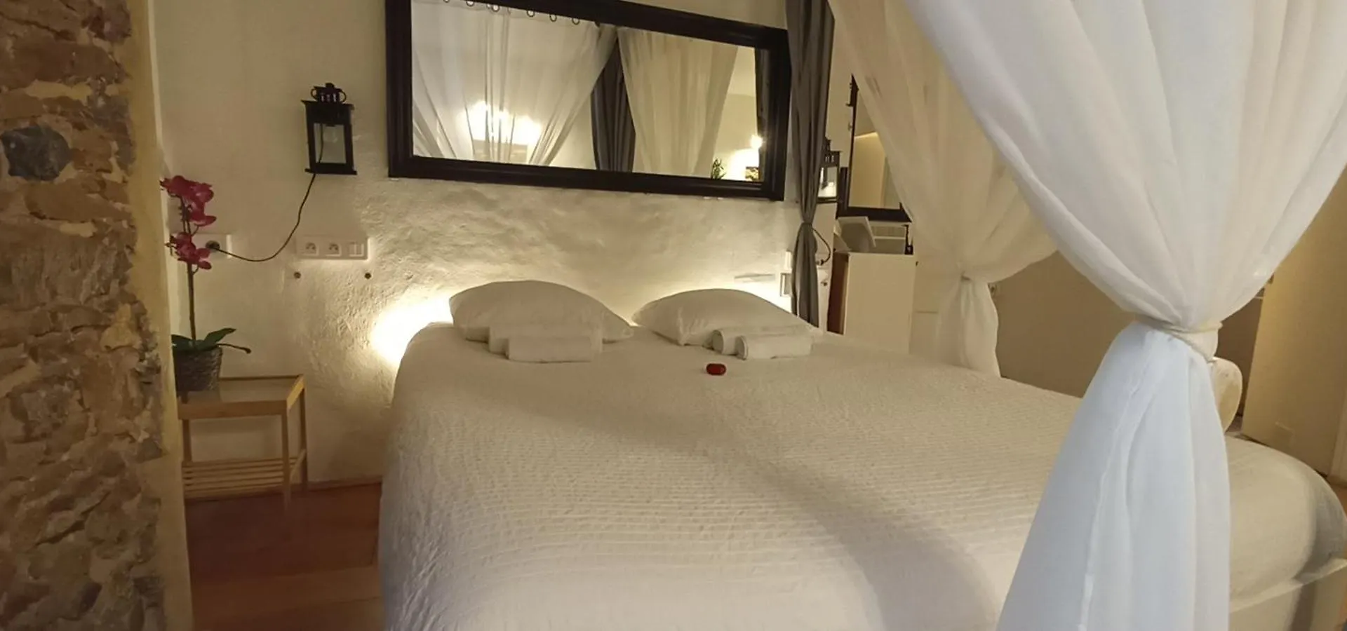** Couette-café Bed and breakfast La Loge Du Vieux Lyon France