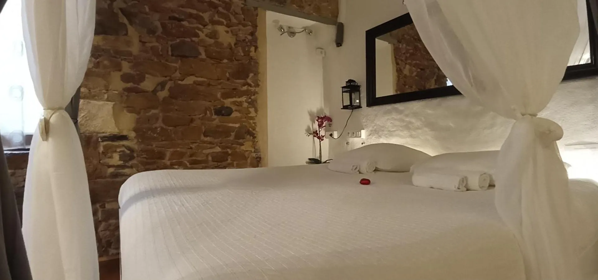 ** Couette-café Bed and breakfast La Loge Du Vieux Lyon France