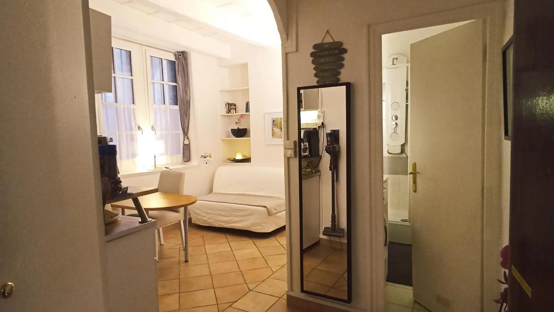 La Loge Du Vieux Lyon Bed & Breakfast 2*,